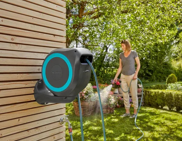 GardenHouse - Mangueira Externa Com Enrolador Retrátil, trava e Suporte Giratório 180 - ⚠️ Últimas unidades em cada tamanho